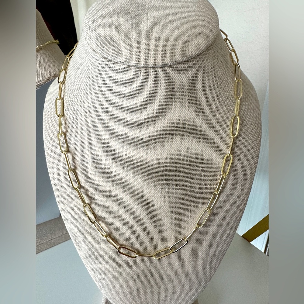 Paper clip chain 19 inch
